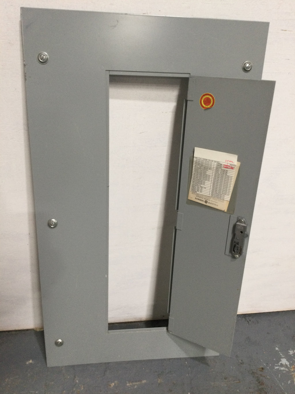 GE General Electric 100 Amp 120/208v 3 Phase 4 Wire Panelboard Enclosu
