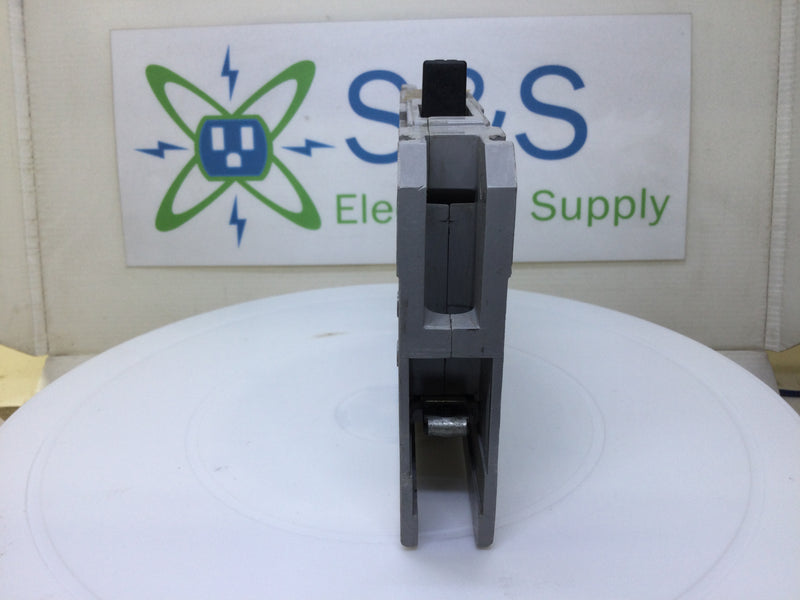 ITE Siemens Gould HE41B020 20 Amp 1 Pole  277V Circuit Breaker