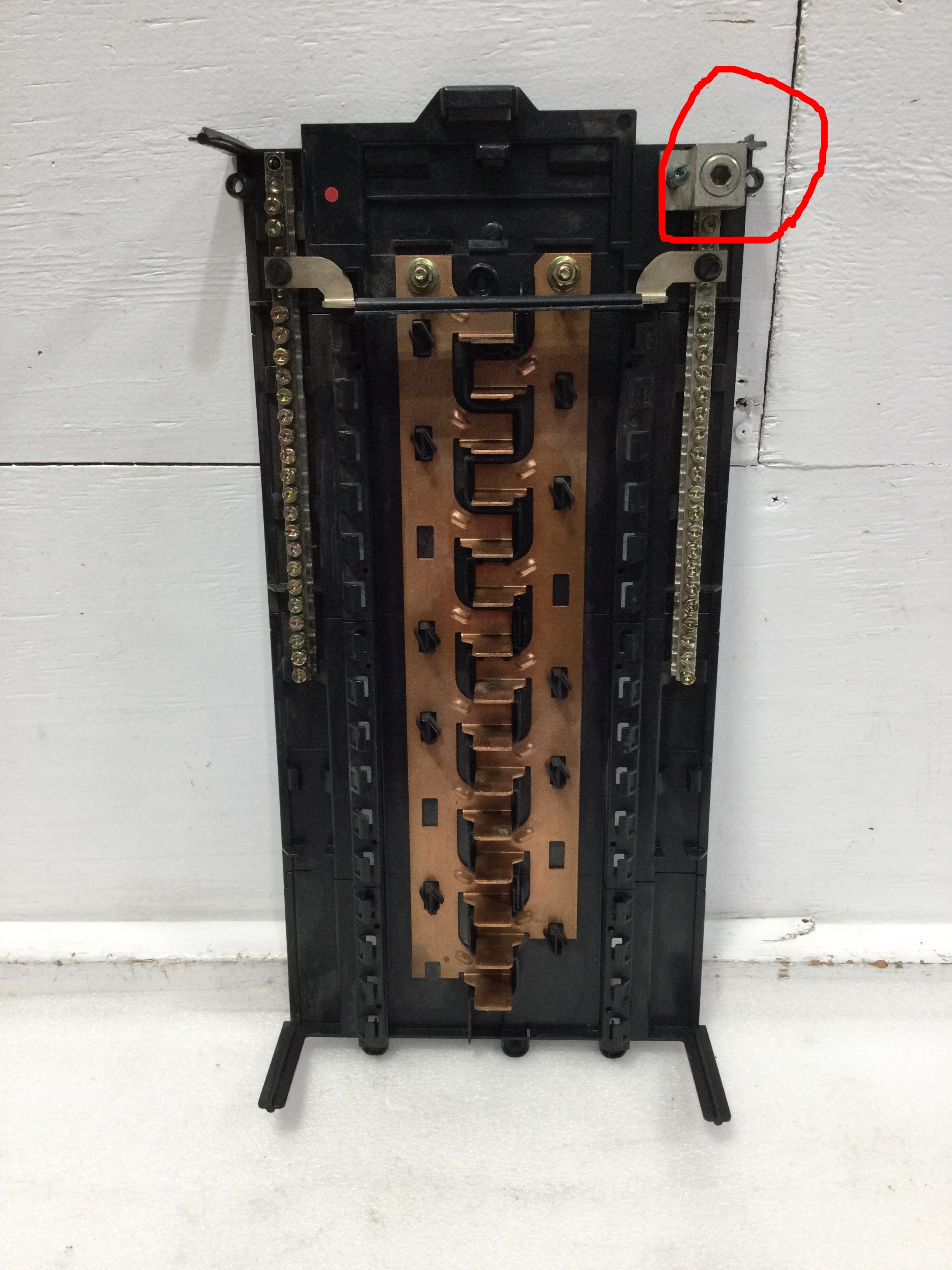 Siemens 150 Amp 30 Space 120/240V Copper Buss Load Center Guts Only 10