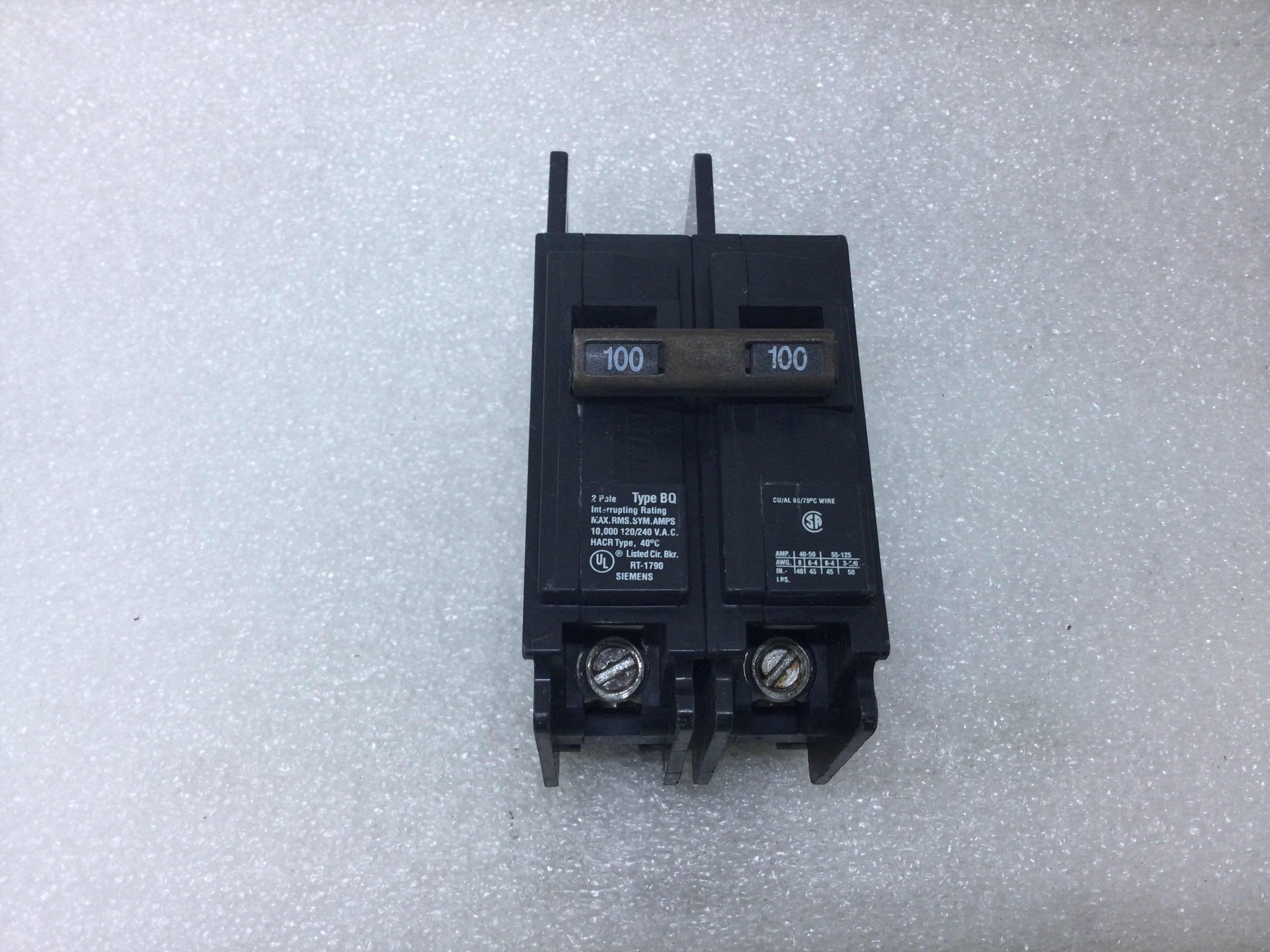 I-T-E Siemens Ef3-B100 100 Amp Circuit Breaker W/ Lugs 600V Ef3B100 Ite I-T-E Siemens Ef3-B100 100 Amp Circuit Breaker W/ Lugs 600V Ef3B100 Ite