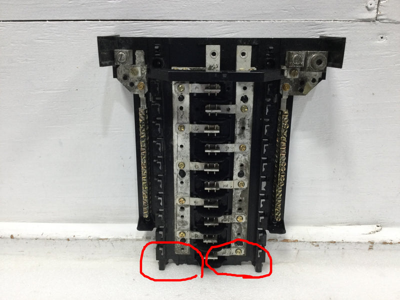 GE TM2020 200 Amp 10 Space 120/240 VAC Load Center Guts Only 10"X 13" - Flaw
