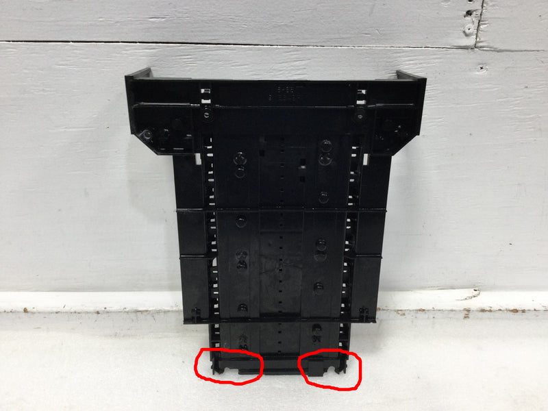 GE TM2020 200 Amp 10 Space 120/240 VAC Load Center Guts Only 10"X 13" - Flaw