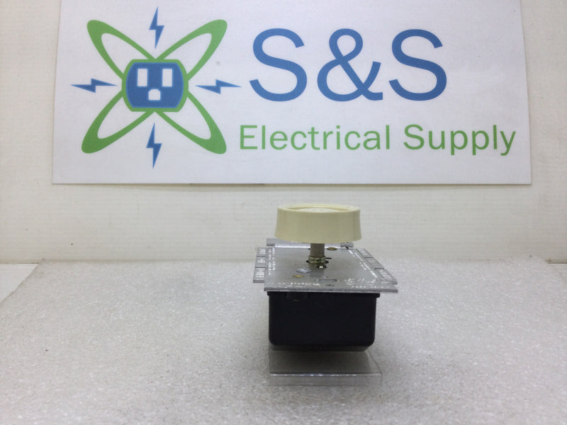 Lutron D-603PH-IV Push On/Off 3-Way Dimmer 600 Watt 120 VAC in Ivory