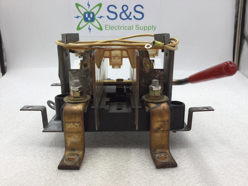 Square D 40562-570-50 300V Max 400A Max/320A Continuous Meter Socket Only