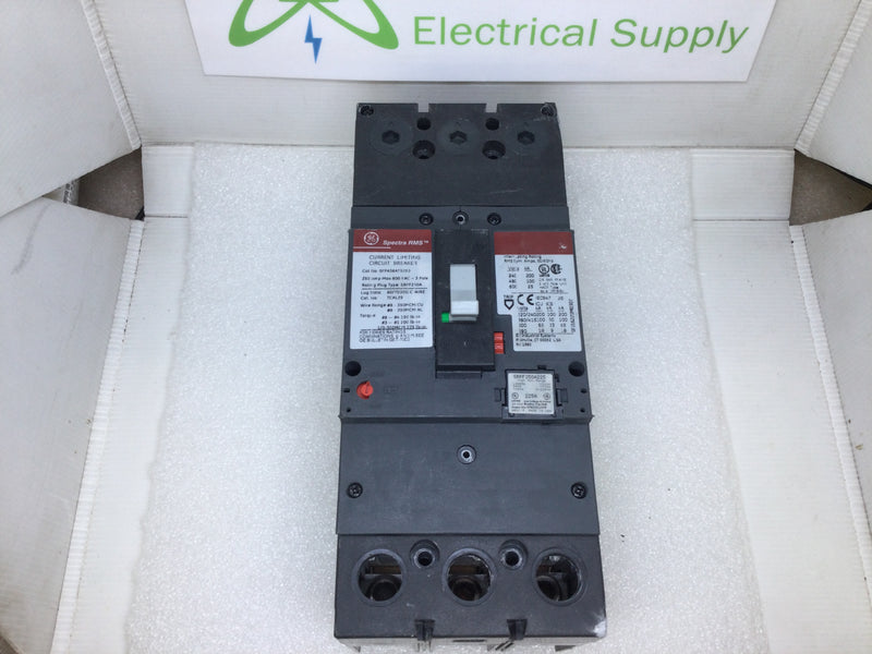 General Electric SFPA36AT0250 3 Pole 250 Amp 600V SRPF250A225 Trip Circuit Breaker - Chipped