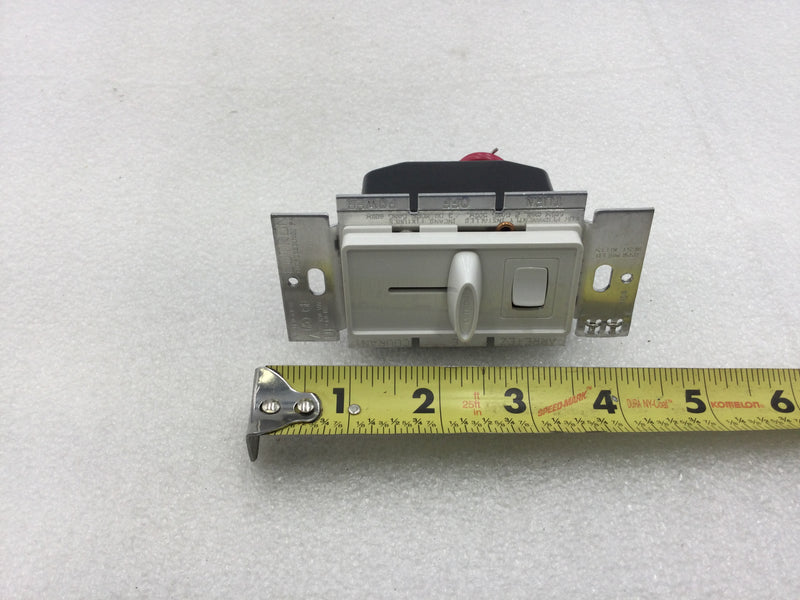 Lutron S-603PH-WH White 3-Way Skylark Slide Dimmer with On/Off Switch 600 Watt 120 VAC