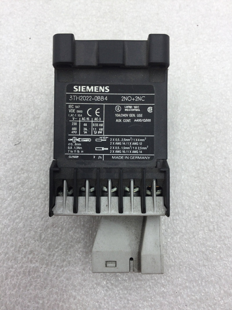 Lot of 36 Siemens 3TH2022-0BB4 Control Relay 10 Amp 230-690 VAC 2NO + 2NC Contacts