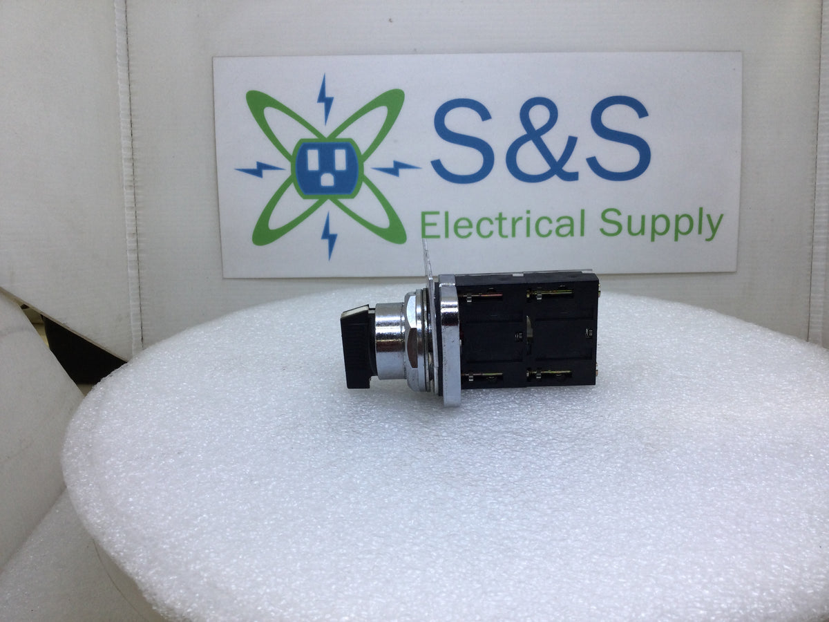 Furnas 52SA2CAB 3-Position Selector Switch with 528AJ and 528AK Relay