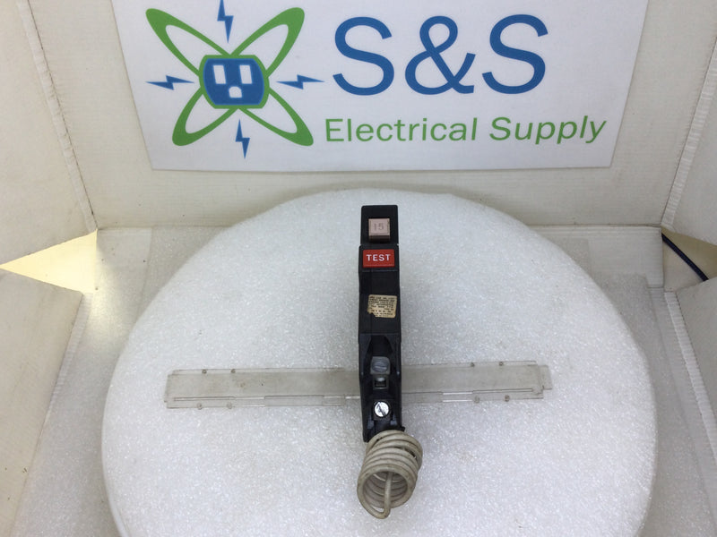 Cutler-Hammer CH115GF 15 Amp Single Pole 120V Plug-In Ground Fault Breaker