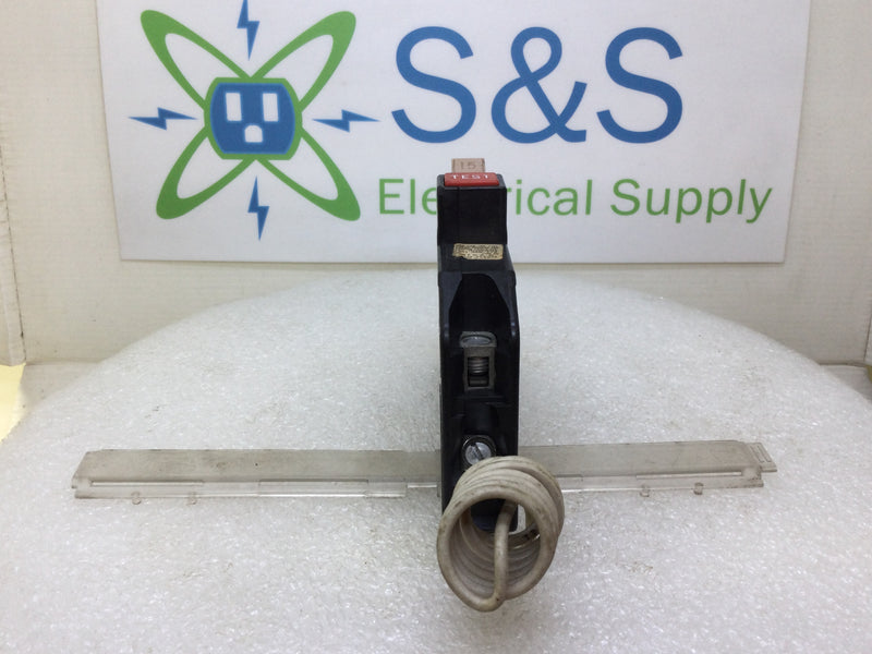 Cutler-Hammer CH115GF 15 Amp Single Pole 120V Plug-In Ground Fault Breaker