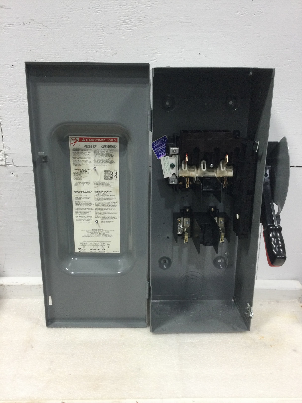 Square D H223N 100A 2 Pole 240V Fused Nema 1 Enclosure Safety Switch/D