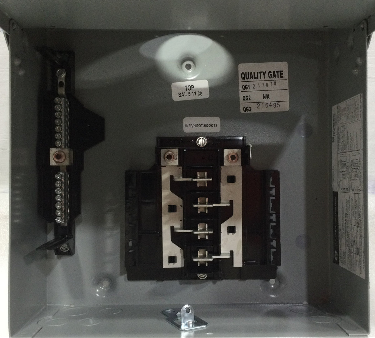 GE TLM812RCUP 125 Amp 1PH 3W 8 Space 120/240V Main Lug Load Center