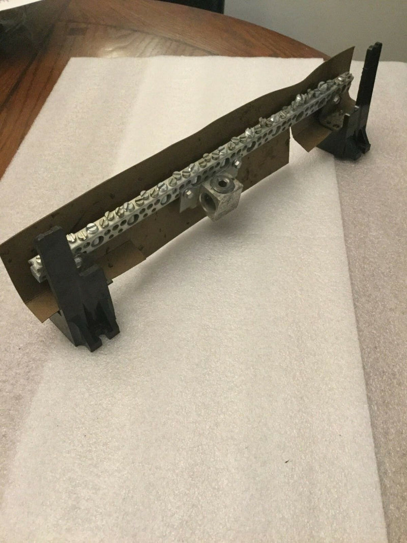 44 Position Neutral / Grounding Bar Fpe With Mounting Stands