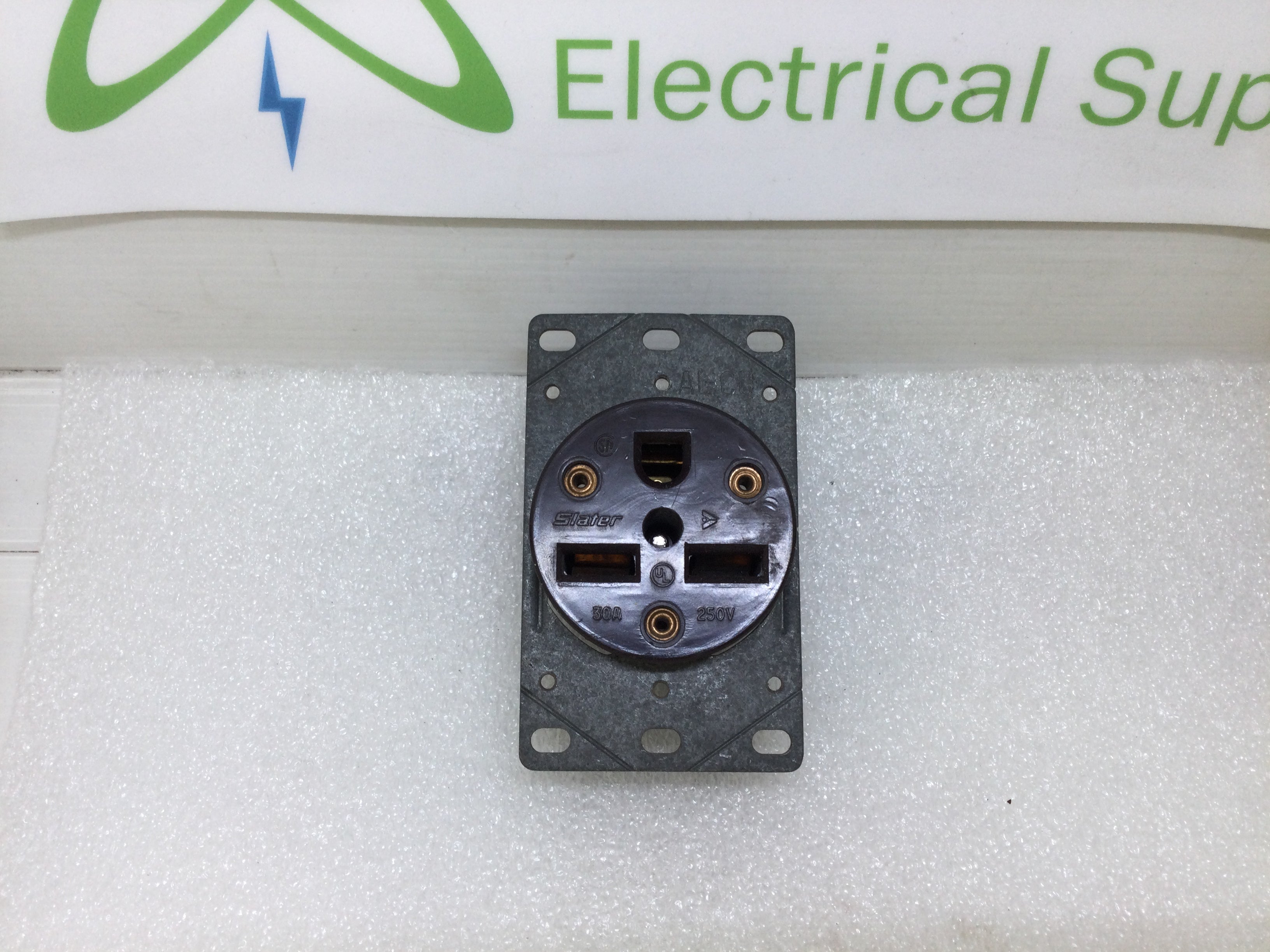 0420 Box Slater 1008-0420 30A 125V/250V Box Mount Receptacle