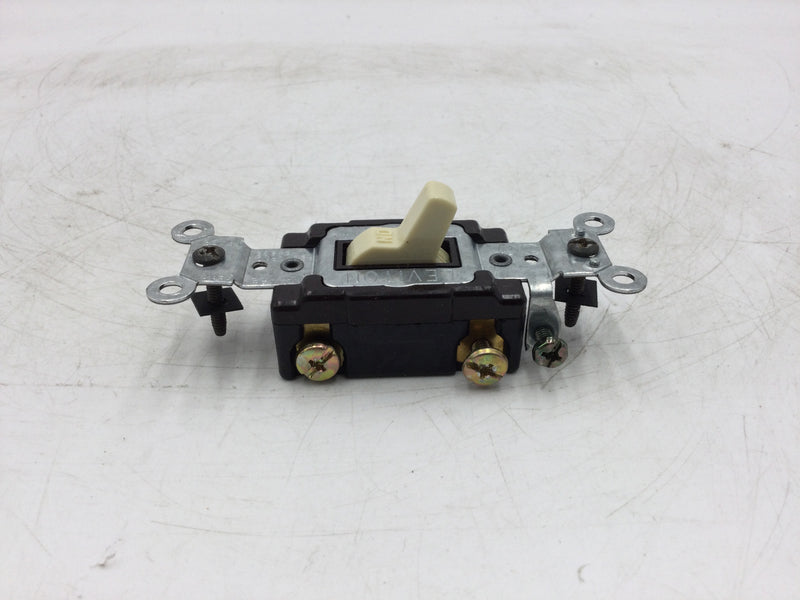 Leviton 5501-2IS CS115 Grounding Toggle Switch Outlet 15A 120/277V Ivory