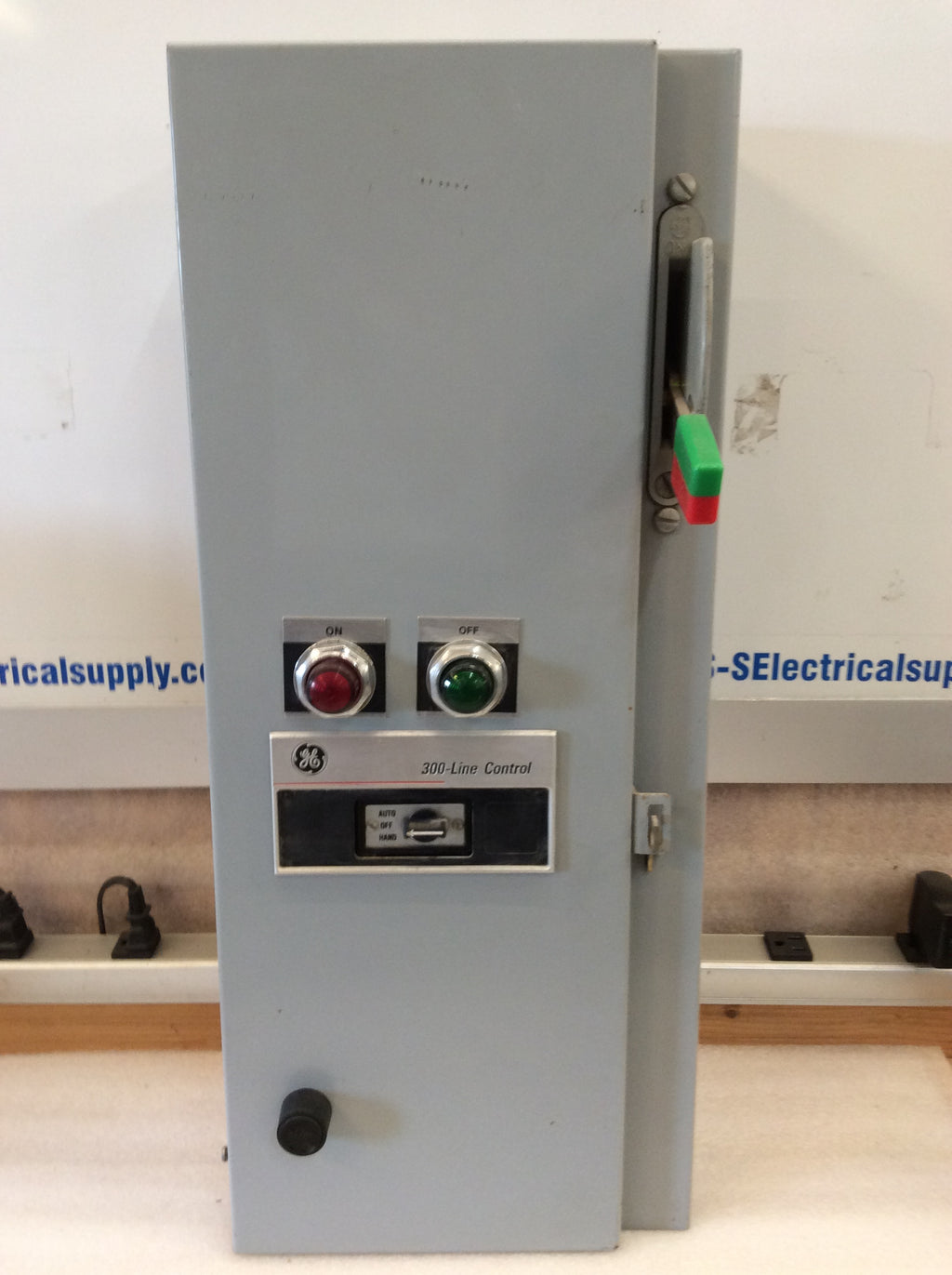 300 Line Box General Electric 300-Line Control CR387C1046PAGTDV 3 Phase 30A 600VAC