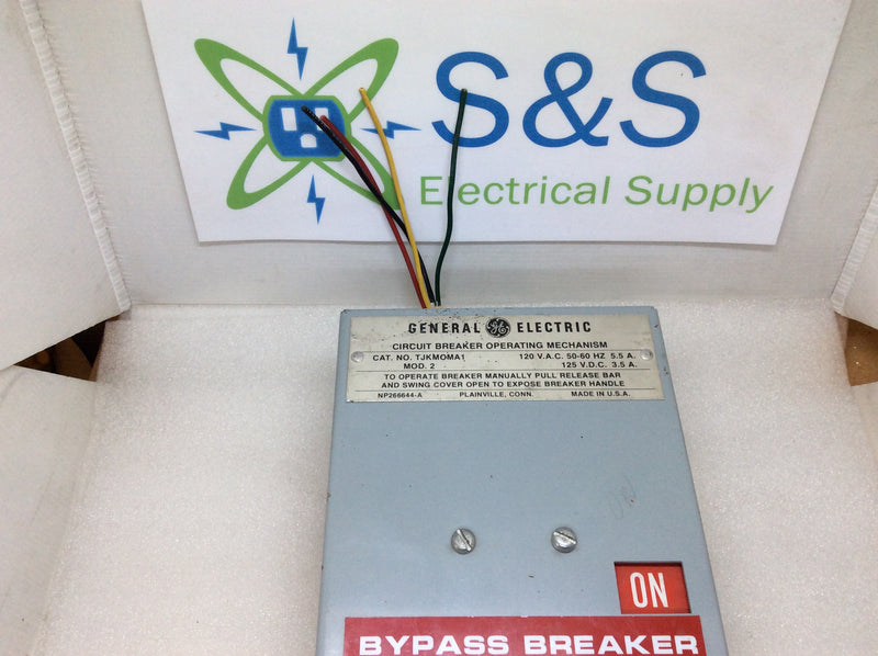 General Electric TJKMOMA1 120VAC 50-60Hz 5.5A Circuit Breaker Operating Mechanism Bypass Breaker