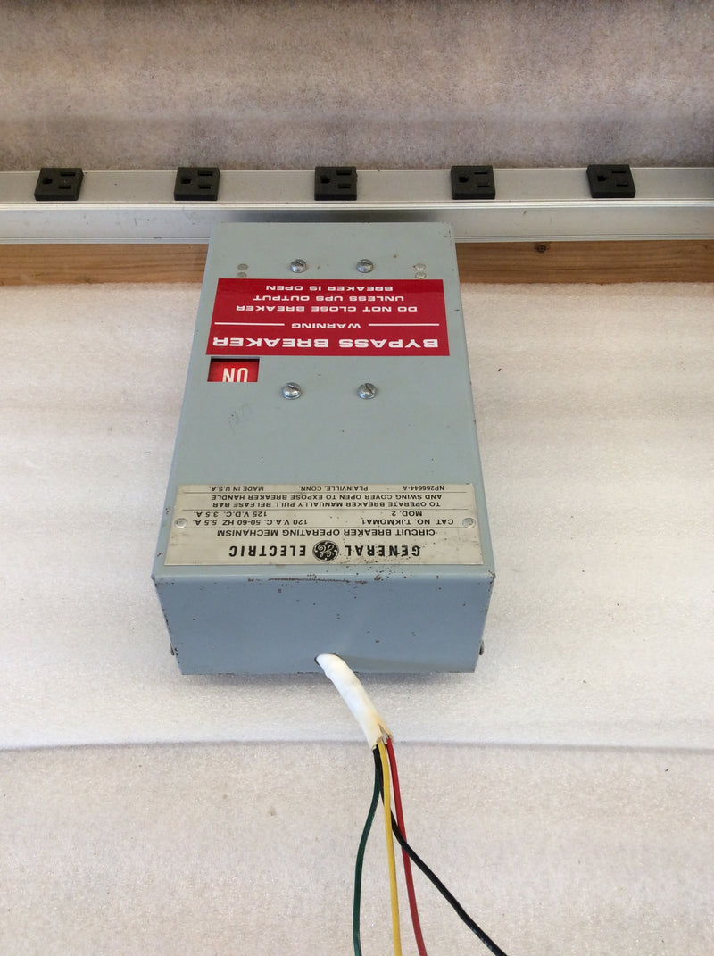 General Electric TJKMOMA1 120VAC 50-60Hz 5.5A Circuit Breaker Operating Mechanism Bypass Breaker