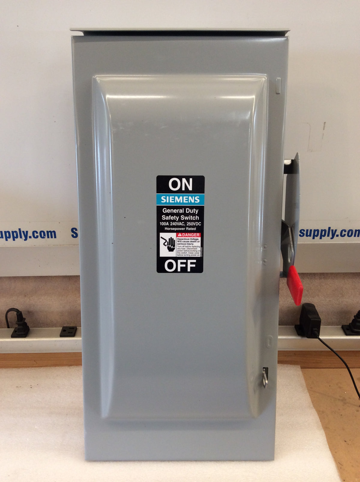 Siemens GF223N 100 Amp 2-Pole 240V Fusible General Duty Safety Switch – Indoor Rated, 3-Wire, NEMA 3R