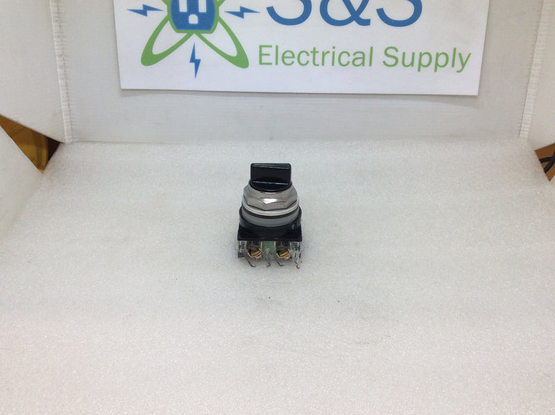 General Electric CR104PSG34Y1 Heavy Duty 3 Position Selector Switch (New Open Box)