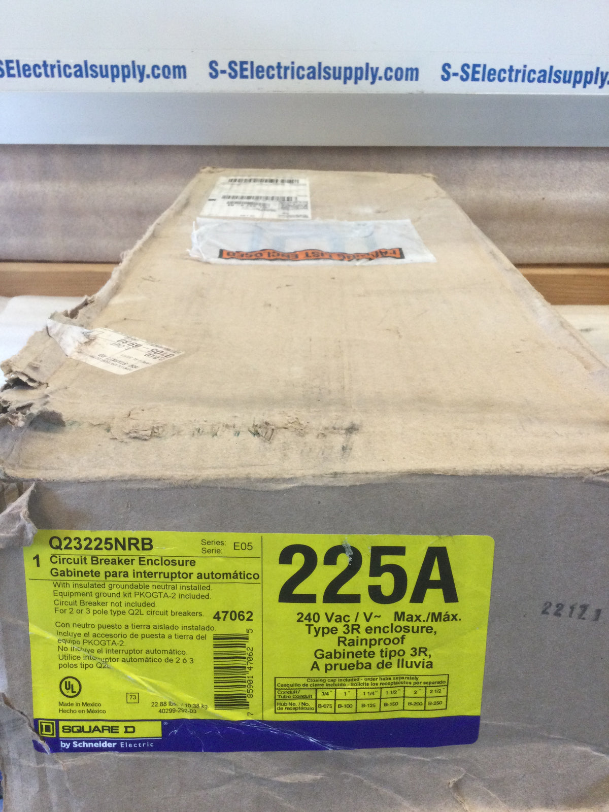 Square D Q23225NRB 225A 240VAC Max Circuit Breaker Enclosure Nema3R En