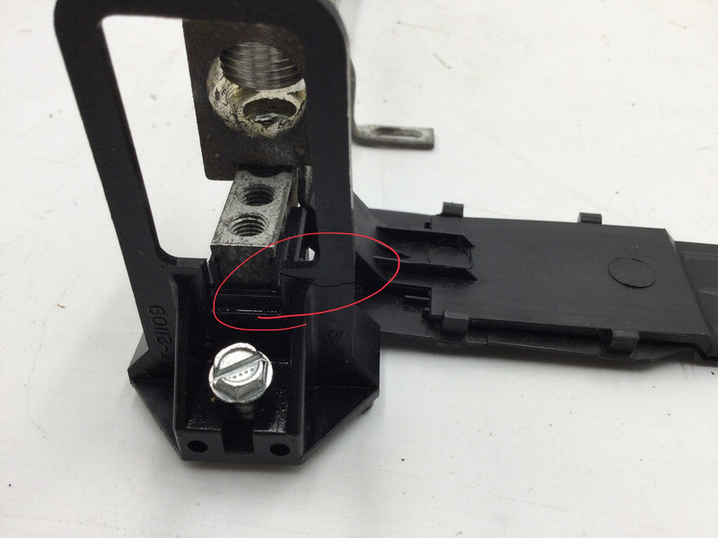 CMC NA70-R 22 Position w/CMC CA 206-1 Lug and 27 Position w/300 KCMIL Lug and Bonding Wire Ground/Neutral Bar for Challenger 200 Amp Panel