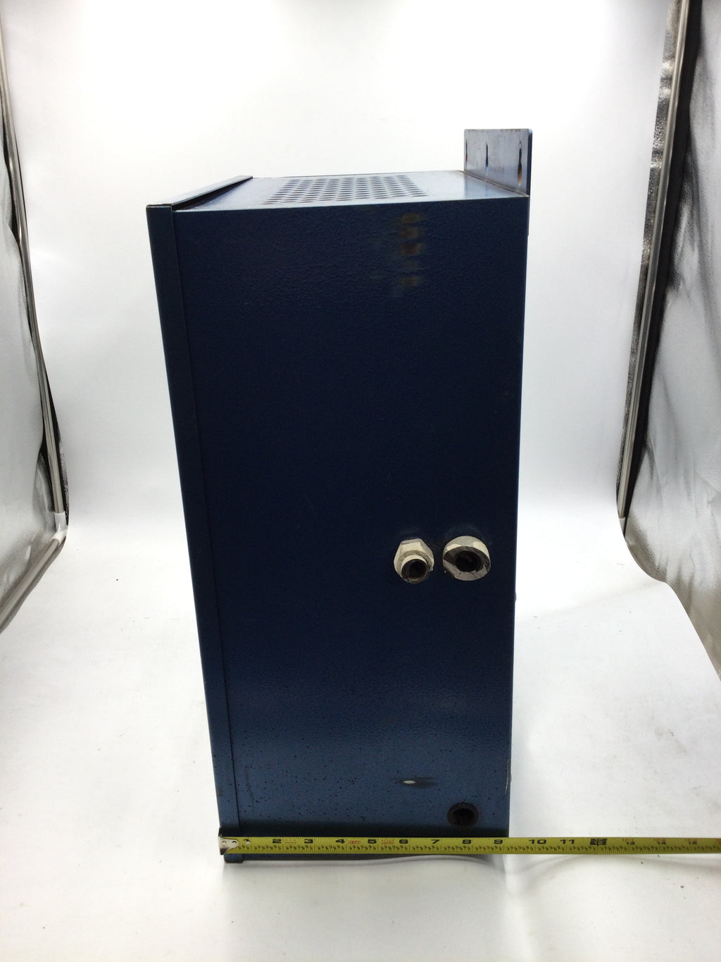 Master Control Systems Master Control Systems MBC6-24V-30A-LA Automatic Battery Charger 117VA