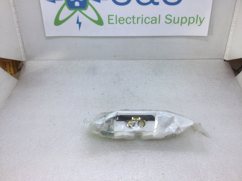 Bryant CR15-BW 15A 125VAC Grounding Side Wired 2 Pole 3 Wire Duplex Receptacle White