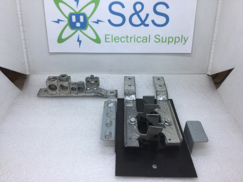 Eaton/Cooper-Crouse Hinds 200A Meter/Main Combination 4 Space Type MD/MM/MH