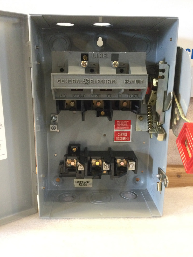General Electric Heavy Duty Safety Switch Cat. No. TH3361 600V/250VDC 30 Amp 3-Pole