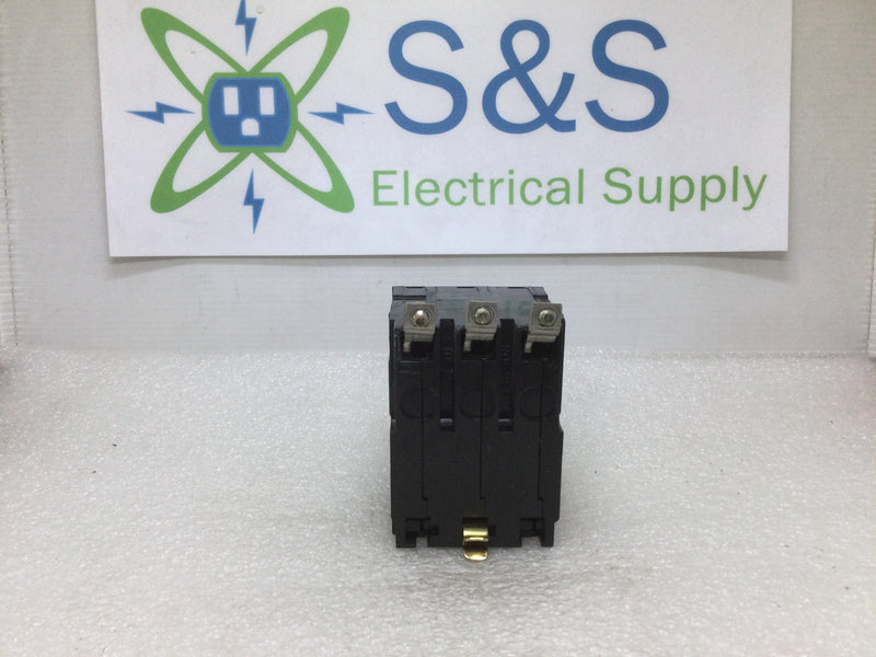 Square D QOB330 3 Pole 30 Amp 240v-Ac Molded Case Circuit Breaker