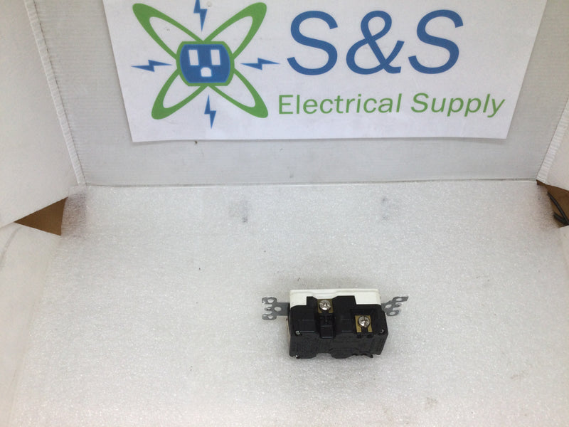 Leviton R12-GFNT2-0RW 20A 120VAC GFCI Protected Duplex Receptacle Decora Style