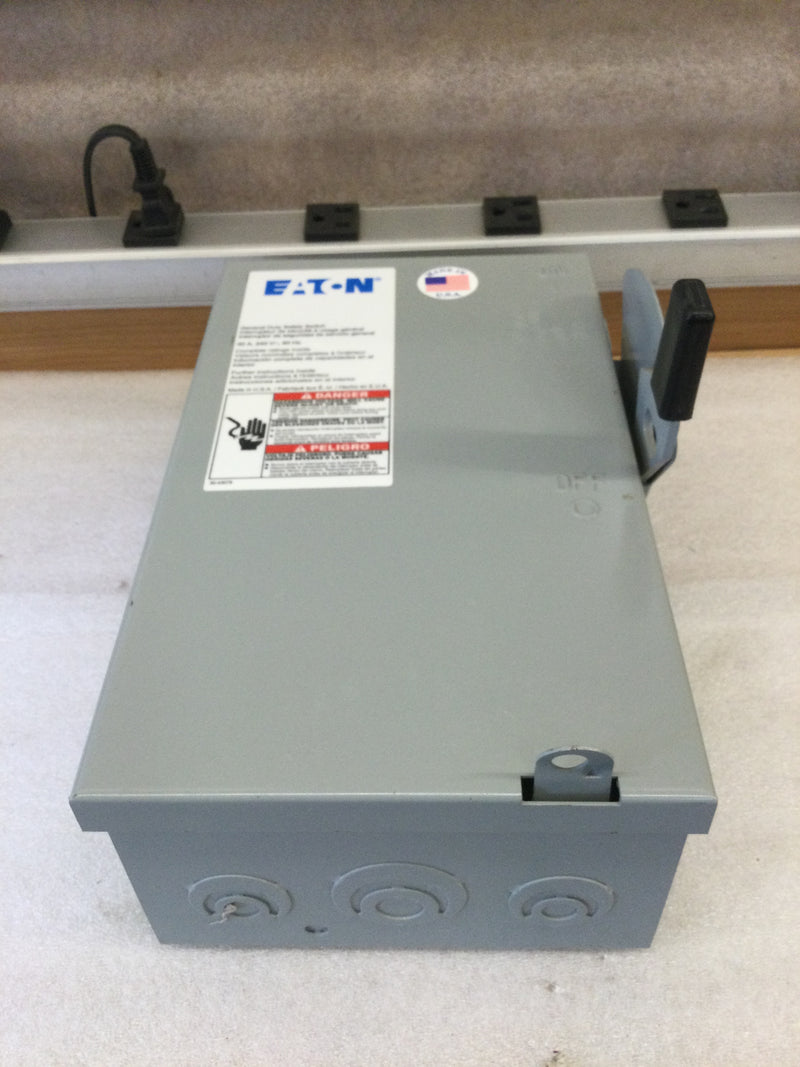 Eaton/Cutler-Hammer DG321NGB 3 Phase 30A 120/240VAC Type 1 Fusible Safety Switch