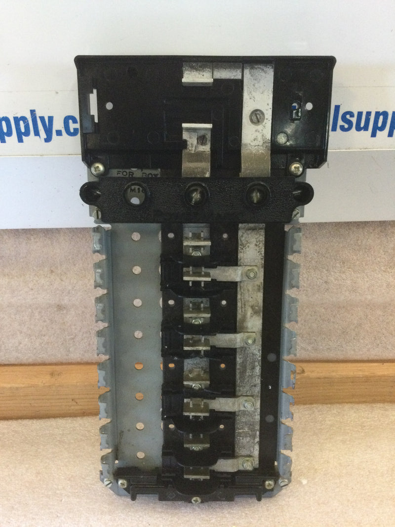 General Electric TM1620 16 Circuit 200A Main Breaker Type THQP Load Center Interior