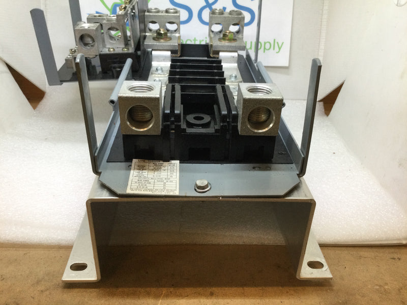 Square D QON12L200FTL 6 Space/12 Circuit Single Phase 120/240VAC 200A Max MLO Type QO Guts Only