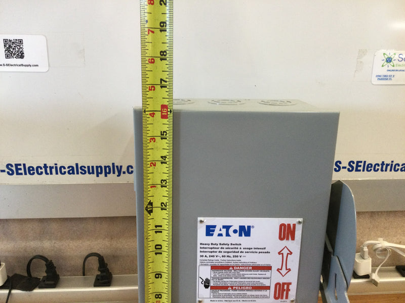 Eaton Dh221ngk Heavy Duty Safety Switch 30a 240v 3 Wire S/N Fusible