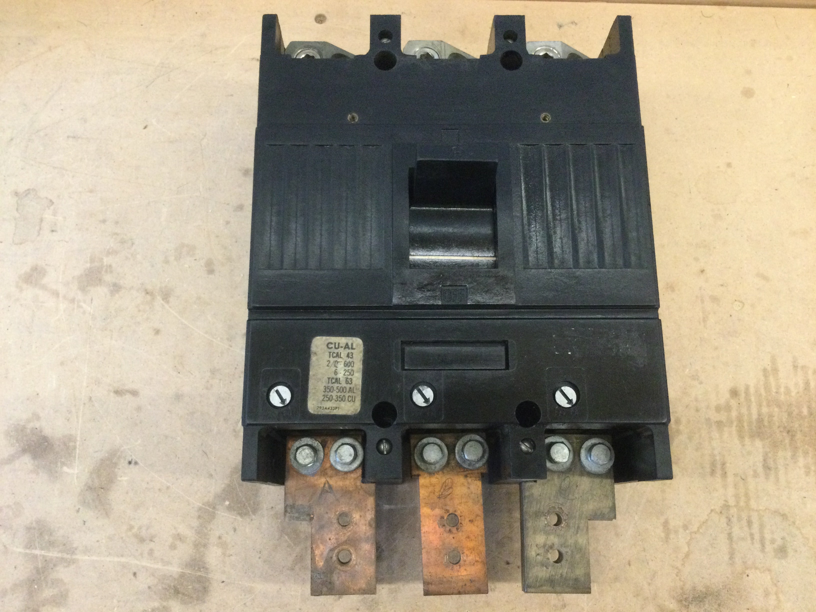 GE TJK636F000 Interruttore Stampato 500A - Surplus Nuovo - TJK636500