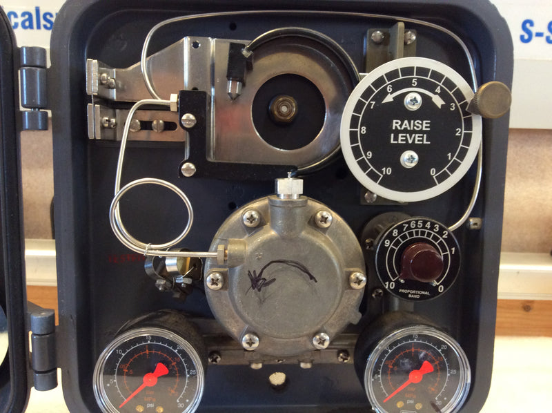 Emerson Fisher 2500T-249B Dual-Gauge Pneumatic Control Unit Air or Natural Gas Fisher EMERSON FS67CFR-362 Regulator