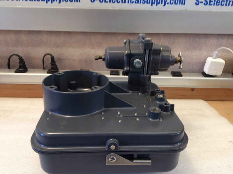 Emerson Fisher 2500T-249B Dual-Gauge Pneumatic Control Unit Air or Natural Gas Fisher EMERSON FS67CFR-362 Regulator