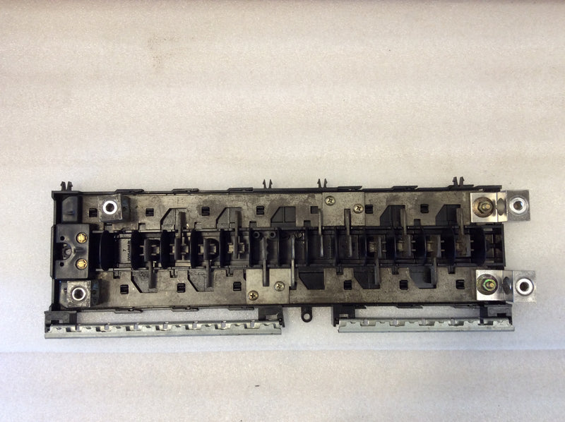 General Electric 12 Space 200A Feed Thru Circuit Breaker Interior 120/240VAC (Guts Only)