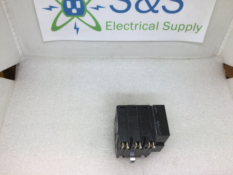 Square D QO3301021 30 Amp 3 Pole 120/240 Vac W/ Shunt Trip Circuit Breaker