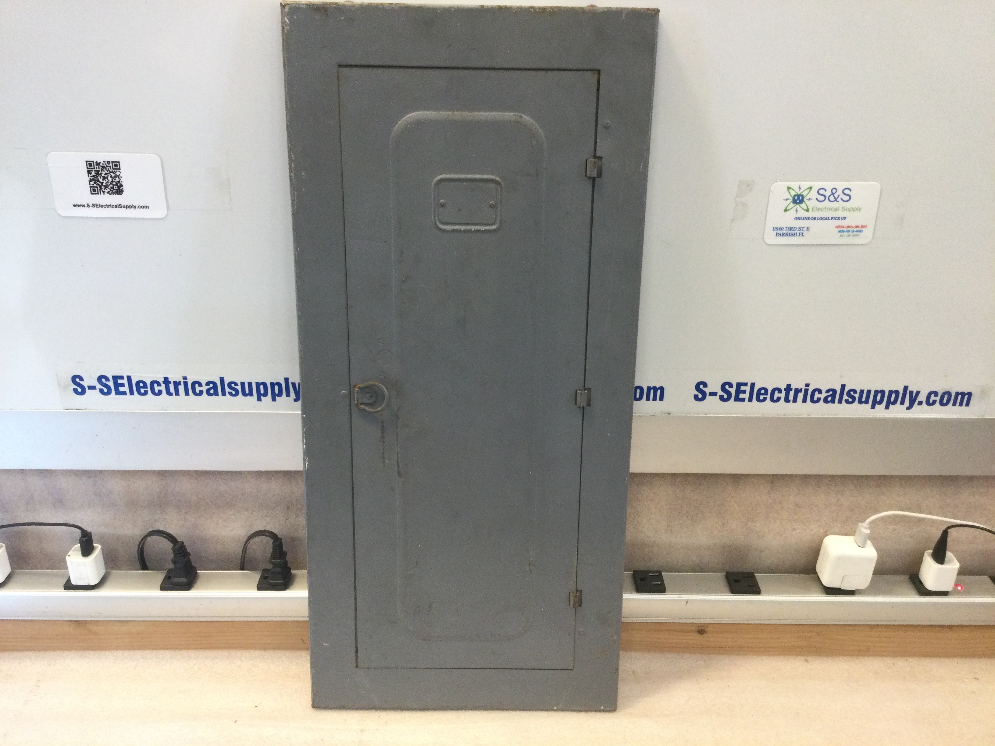 Murray LC120DS-DF 100 Amp 120/240V Panel Door 20 Space 10 7/8