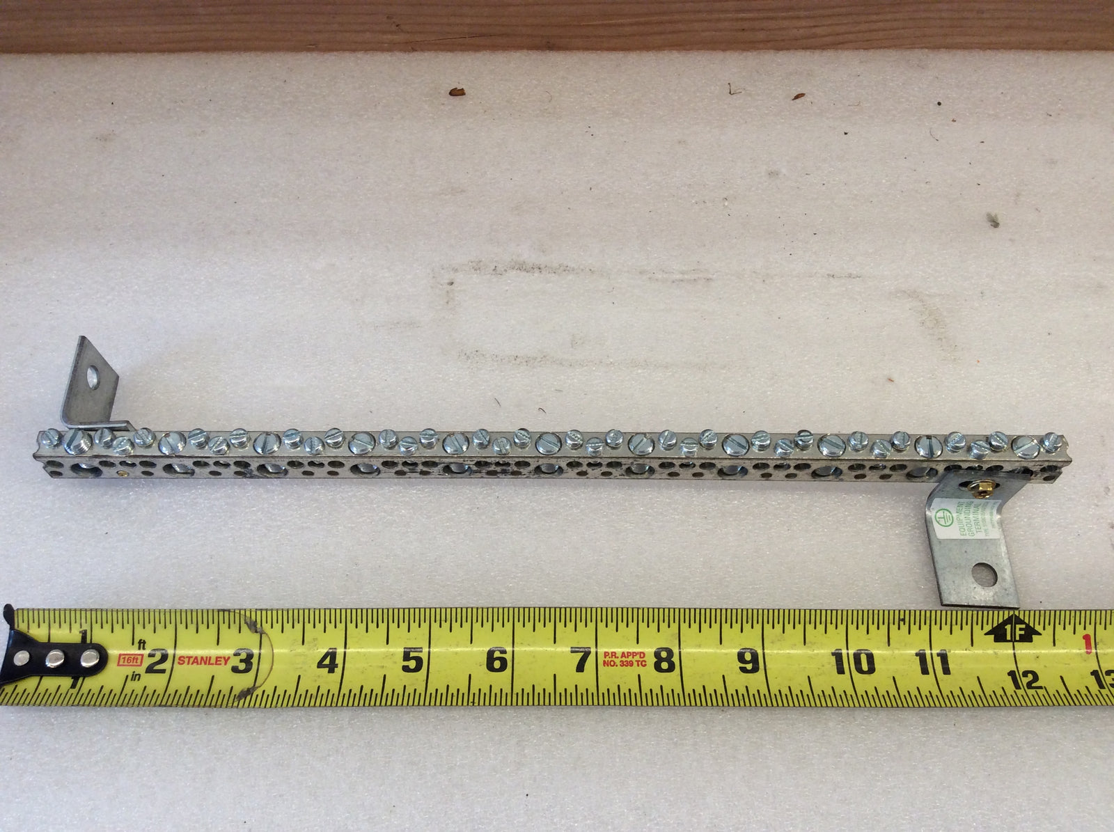 Ilsco N869 NB16 1/014, 614CU, 43 Position Neutral/Grounding Bar wit