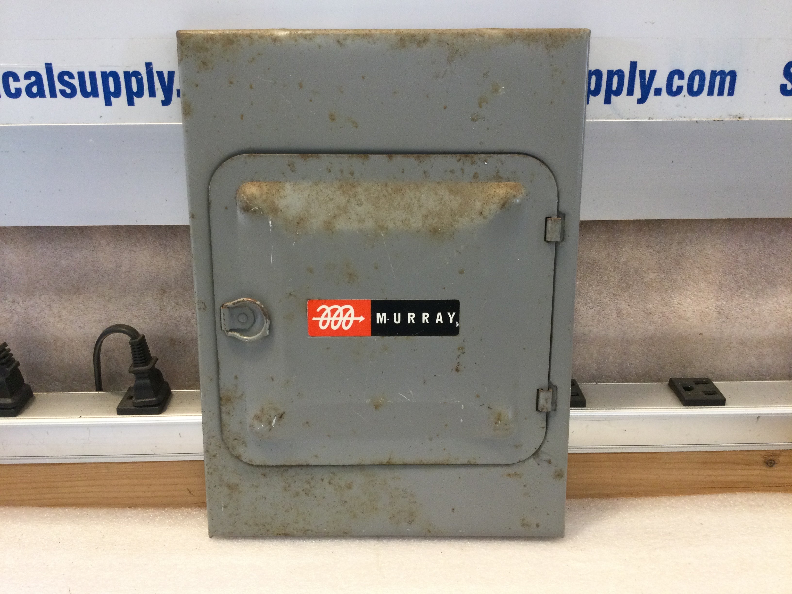 Murray Panel Box Murray 72-4B; 60 Amp, 125-250V Enclosed Panel 12 x 9