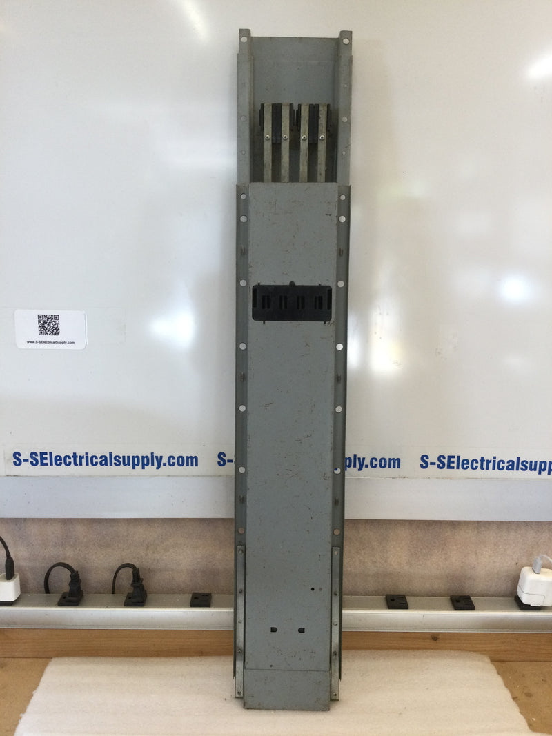 GE DP4HC01SL02; Type DH, 100A, 100 Amp, 600V, 3 Phase, 4W, Style 2 Straight Plug In Busway