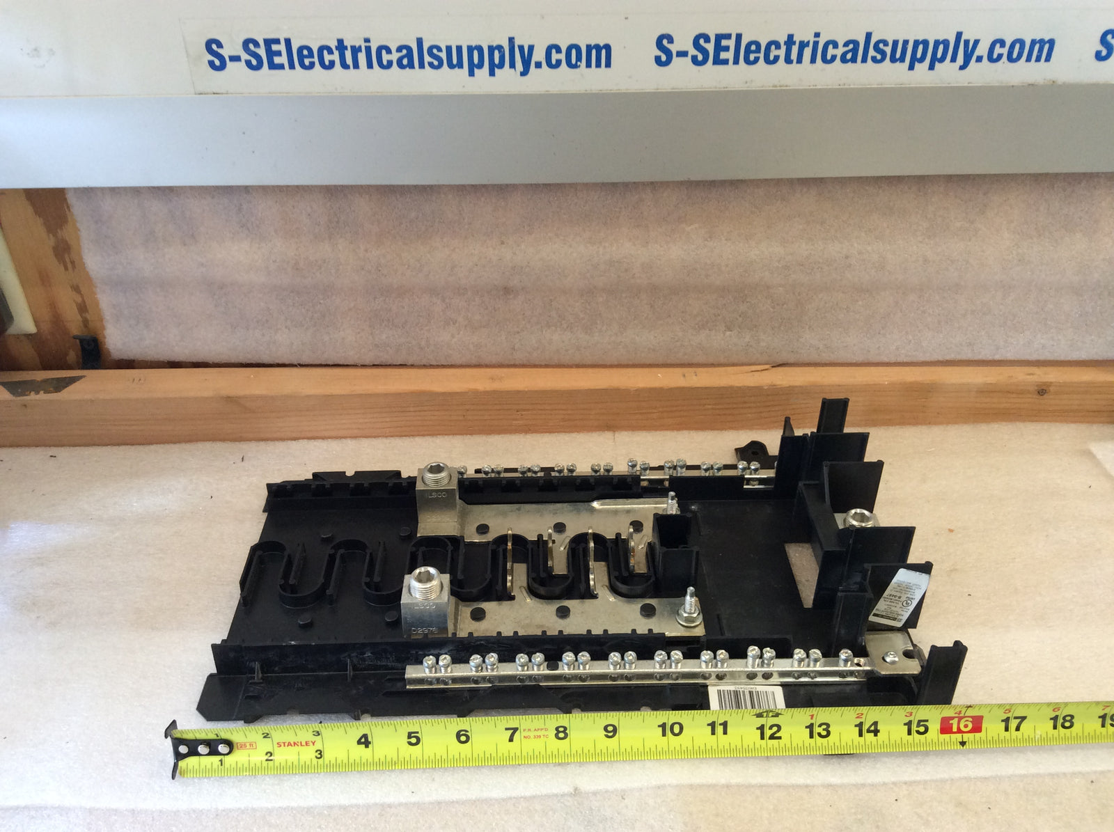 Square D/Homeline HOM816M200PFTRB 200A Main Breaker 8/16 Circuit 120/2
