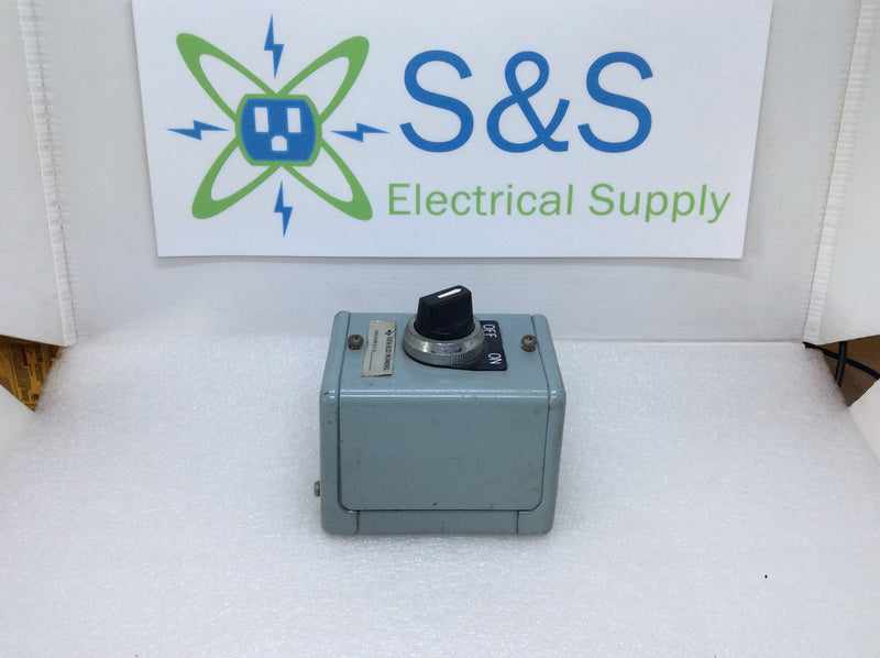 Gould/Rundel Enclosed NO/NC Relay - Switch 600VAC (New Please See Pics)