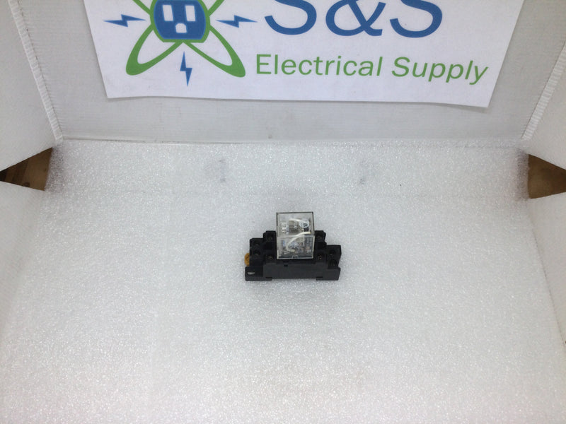 Allen-Bradley 700-HF32A1, 120/240VAC, 50/60Hz, 1/3Hp, 10A, Ice Cube Relay with 8 Terminal Base