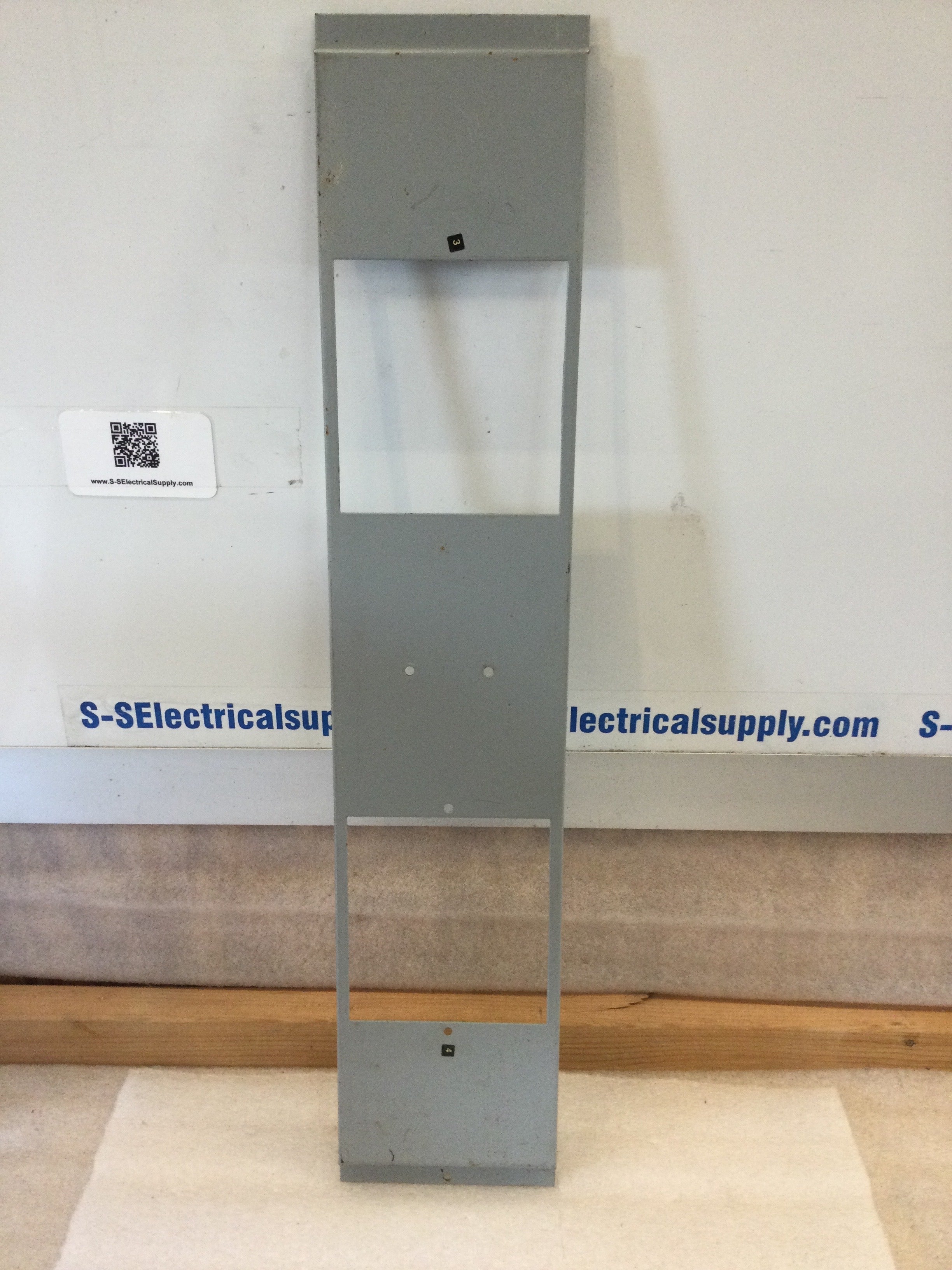 Siemens Breaker Plate Dead Front LXW 600V LXW 2-Breaker Slots 5 1/2