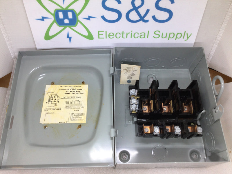 Crouse-Hinds DF421A General Duty Fused Safety Switch 3 Phase 30 Amp 120/240v
